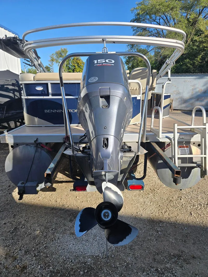 Slide: The Image of Bennington 24SLi 2011 - 10