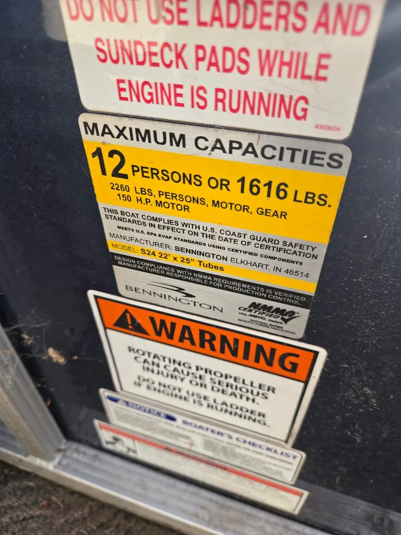 Slide: The Image of Bennington 24SLi 2011 - 17