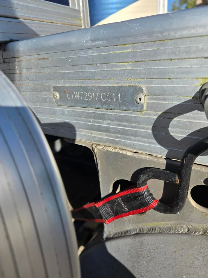 Slide: The Image of Bennington 24SLi 2011 - 18