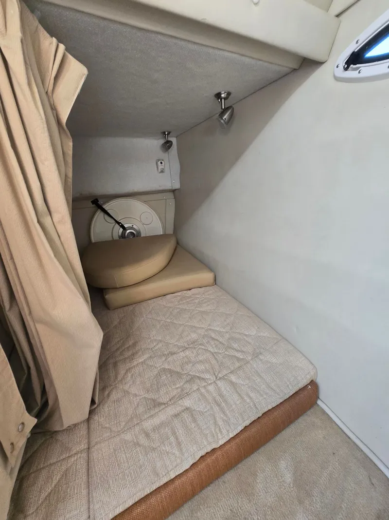 Slide: The Image of Monterey 250 Cruiser 2006 - 24