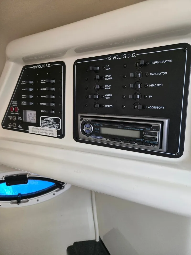 Slide: The Image of Monterey 250 Cruiser 2006 - 25