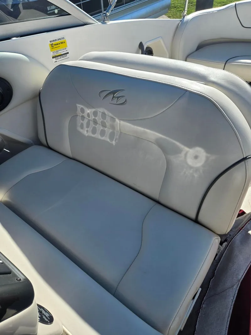 Slide: The Image of Monterey 250 Cruiser 2006 - 8