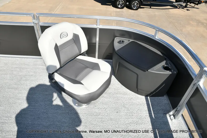 Slide: The Image of Sun Tracker FISHIN' BARGE 22 DLX w/150HP Mercury 4 Stroke 2026 - 23