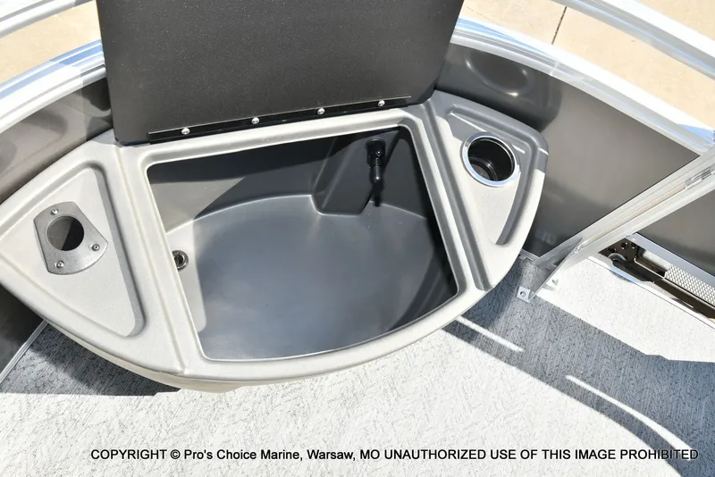 Slide: The Image of Sun Tracker FISHIN' BARGE 22 DLX w/150HP Mercury 4 Stroke 2026 - 26