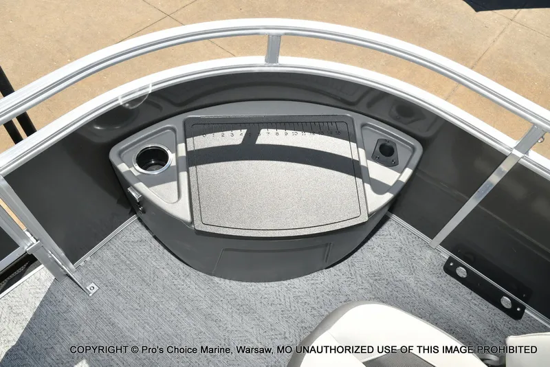 Slide: The Image of Sun Tracker FISHIN' BARGE 22 DLX w/150HP Mercury 4 Stroke 2026 - 29