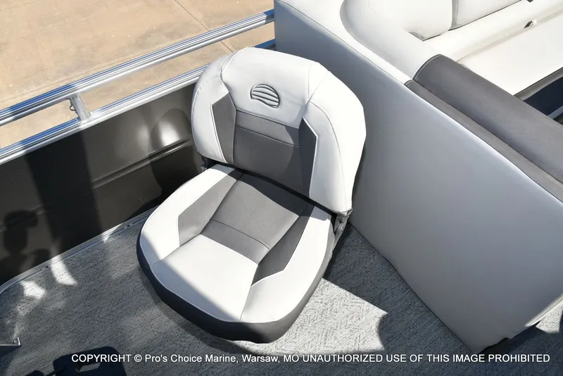 Slide: The Image of Sun Tracker FISHIN' BARGE 22 DLX w/150HP Mercury 4 Stroke 2026 - 46