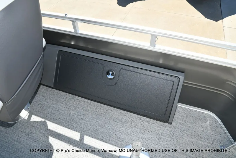 Slide: The Image of Sun Tracker FISHIN' BARGE 22 DLX w/150HP Mercury 4 Stroke 2026 - 57