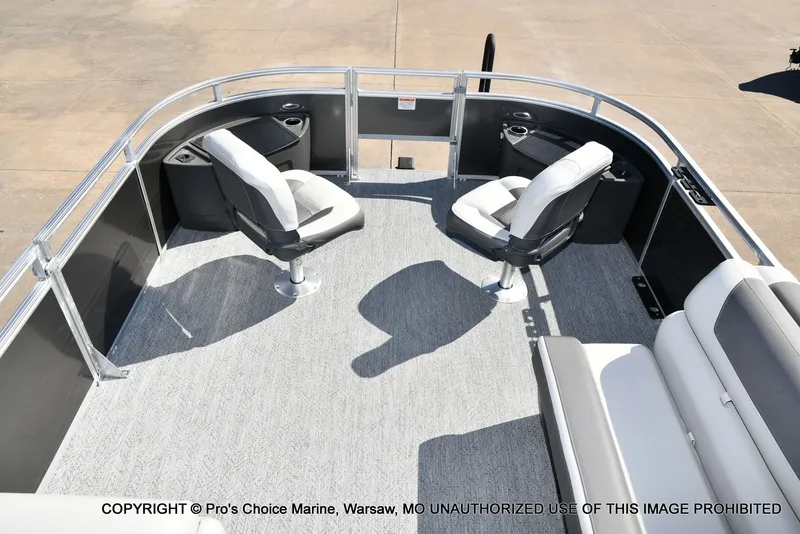 Slide: The Image of Sun Tracker FISHIN' BARGE 22 DLX w/150HP Mercury 4 Stroke 2026 - 71