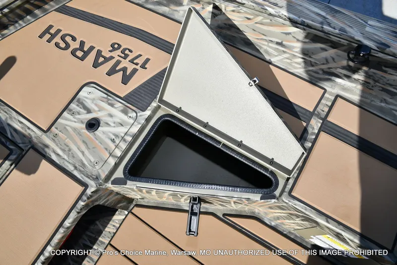 Slide: The Image of Tracker Grizzly 1756 T Marsh w/60HP Tiller 2026 - 27