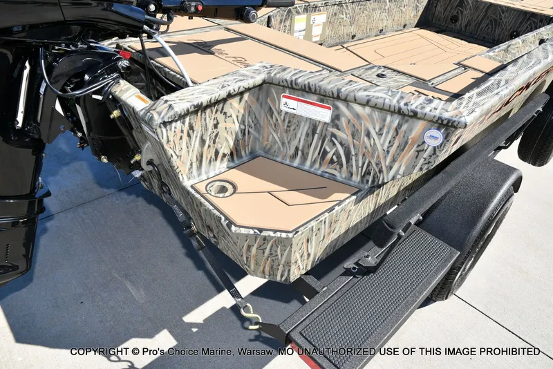 Slide: The Image of Tracker Grizzly 1756 T Marsh w/60HP Tiller 2026 - 35