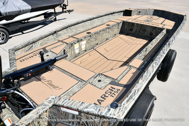 Slide: The Image of Tracker Grizzly 1756 T Marsh w/60HP Tiller 2026 - 42