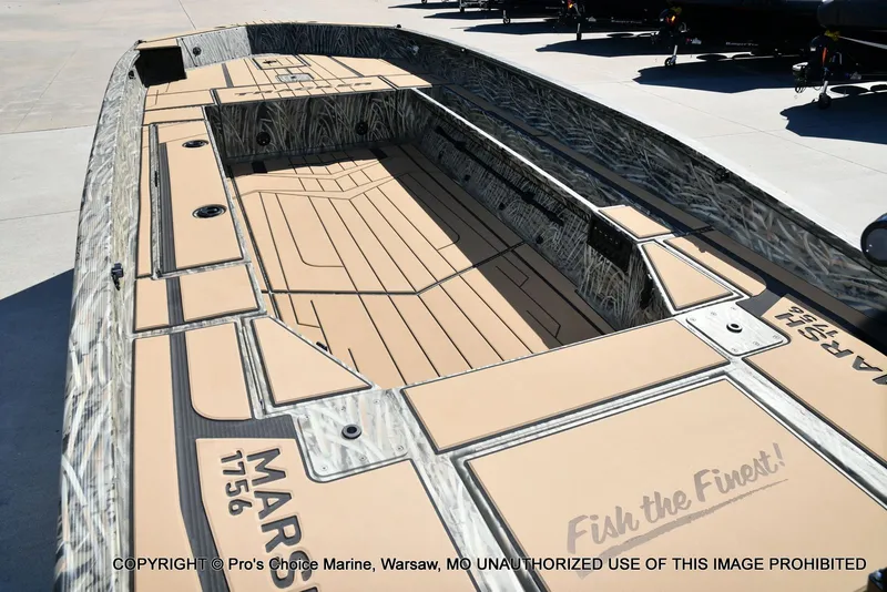 Slide: The Image of Tracker Grizzly 1756 T Marsh w/60HP Tiller 2026 - 44