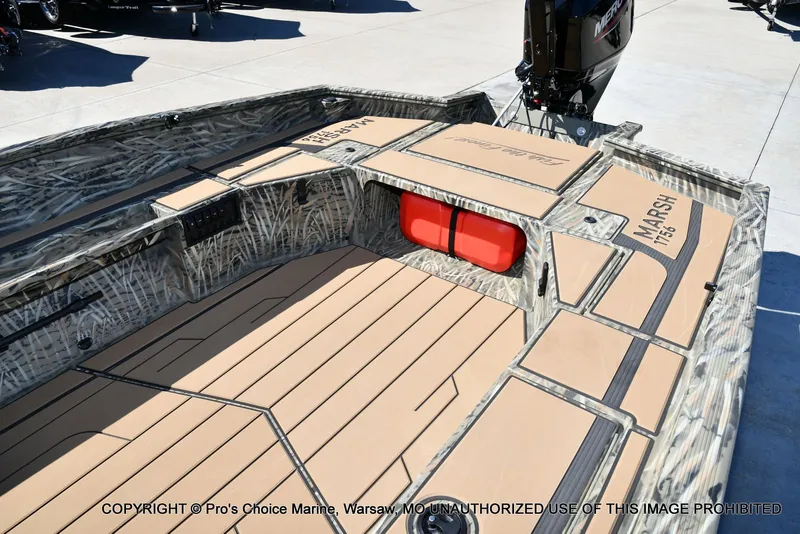 Slide: The Image of Tracker Grizzly 1756 T Marsh w/60HP Tiller 2026 - 46