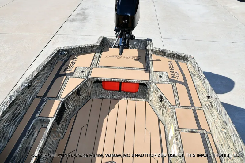 Slide: The Image of Tracker Grizzly 1756 T Marsh w/60HP Tiller 2026 - 51