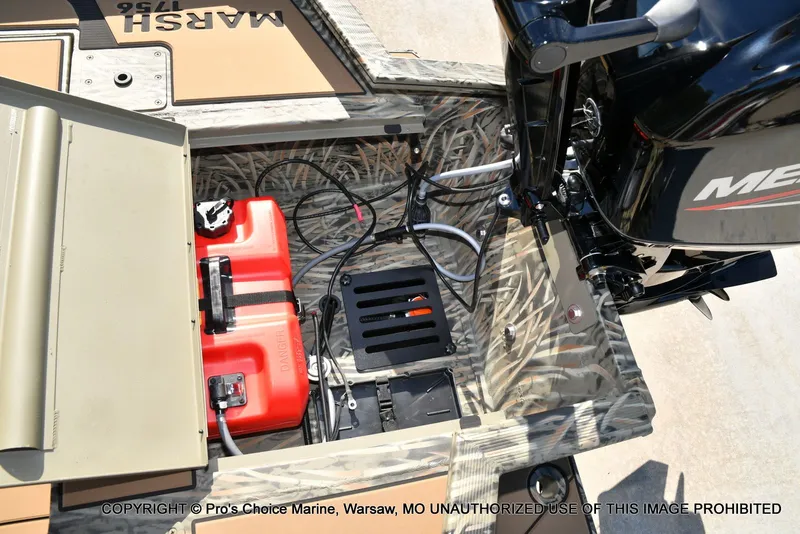 Slide: The Image of Tracker Grizzly 1756 T Marsh w/60HP Tiller 2026 - 52