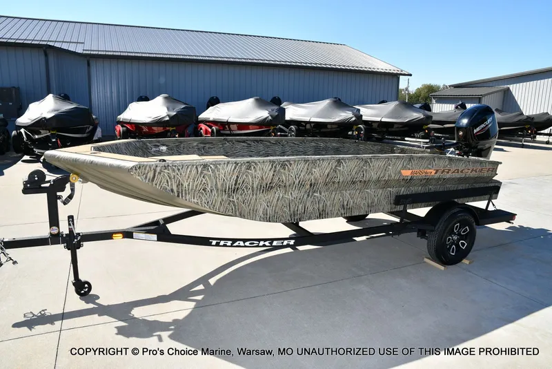 Slide: The Image of Tracker Grizzly 1756 T Marsh w/60HP Tiller 2026 - 69