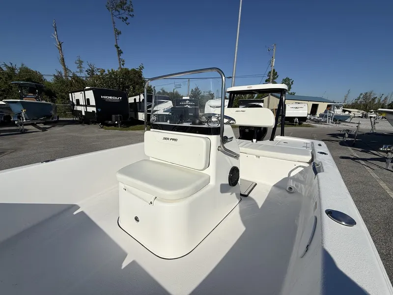 Slide: The Image of Sea Pro 172 Bay 2026 - 2