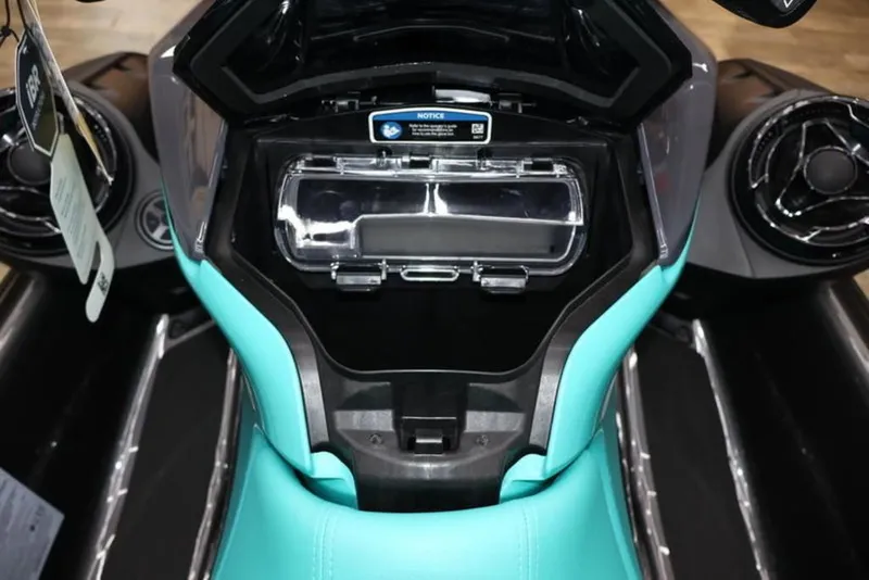 Slide: The Image of Sea-Doo GTR 230 2026 - 21