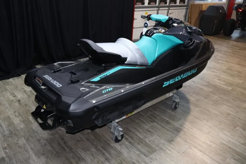 Slide: The Image of Sea-Doo GTR 230 2026 - 6