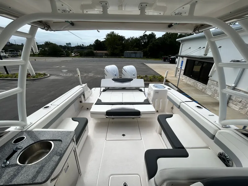 Slide: The Image of Robalo R317 Dual Console 2025 - 23