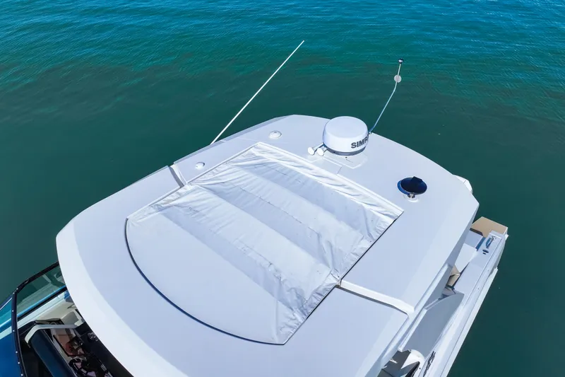 Slide: The Image of Cruisers 38 GLS Outboard 2026 - 15