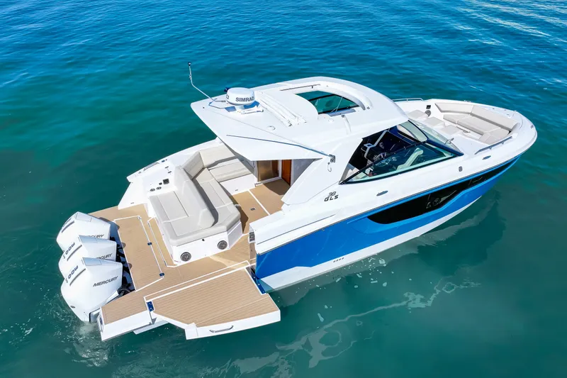 Slide: The Image of Cruisers 38 GLS Outboard 2026 - 3