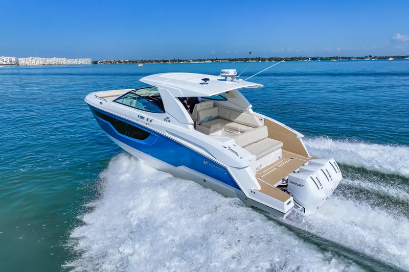 Slide: The Image of Cruisers 38 GLS Outboard 2026 - 33