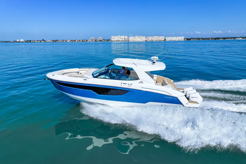 Slide: The Image of Cruisers 38 GLS Outboard 2026 - 44