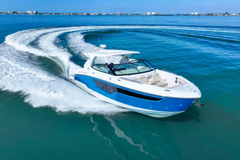 Slide: The Image of Cruisers 38 GLS Outboard 2026 - 46