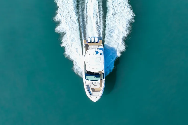 Slide: The Image of Cruisers 38 GLS Outboard 2026 - 47