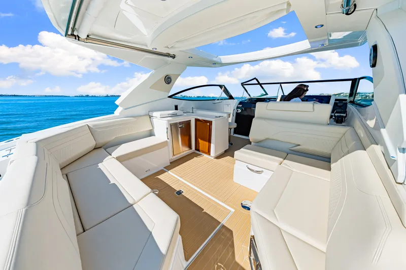 Slide: The Image of Cruisers 38 GLS Outboard 2026 - 56