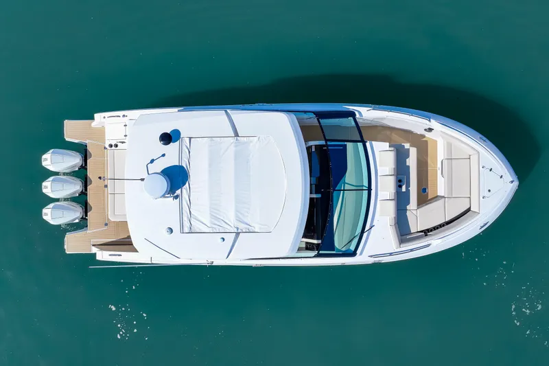 Slide: The Image of Cruisers Yachts 38 GLS Outboard 2026 - 30