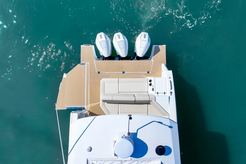 Slide: The Image of Cruisers Yachts 38 GLS Outboard 2026 - 7