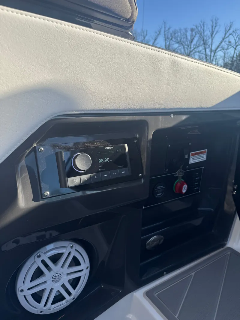 Slide: The Image of Monterey 278SS Super Sport 2026 - 18