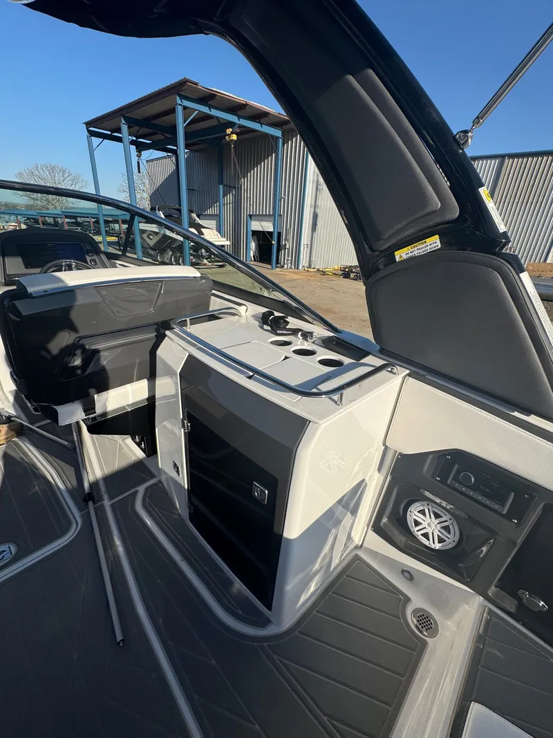 Slide: The Image of Monterey 278SS Super Sport 2026 - 5