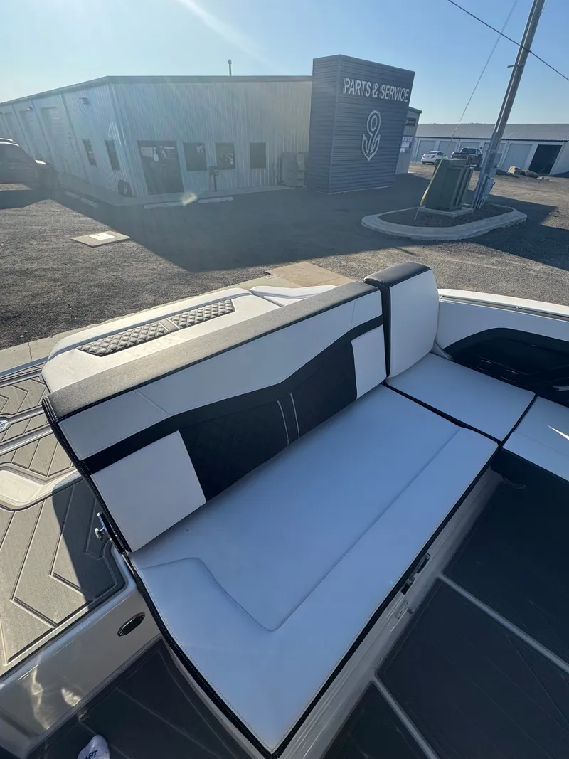 Slide: The Image of Monterey 278SS Super Sport 2026 - 7