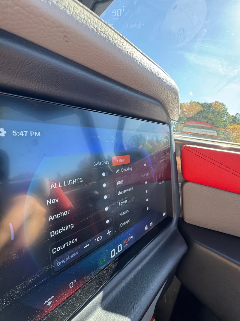 Slide: The Image of Tigé 24RZX 2026 - 10