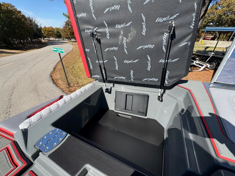 Slide: The Image of Tigé 24RZX 2026 - 13