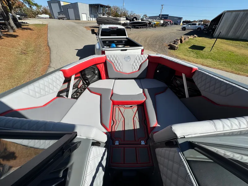 Slide: The Image of Tigé 24RZX 2026 - 16