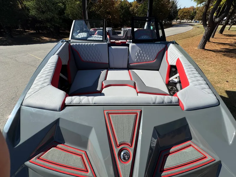 Slide: The Image of Tigé 24RZX 2026 - 18