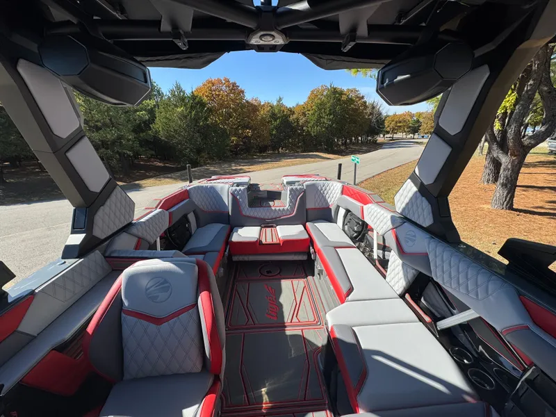 Slide: The Image of Tigé 24RZX 2026 - 6