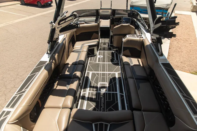 Slide: The Image of Centurion Ri265 2021 - 3