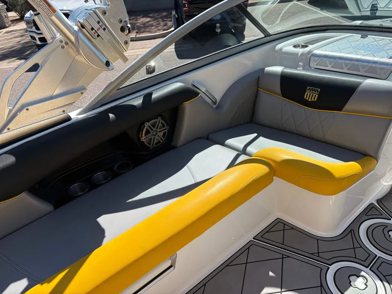 Slide: The Image of MasterCraft X30 2013 - 8