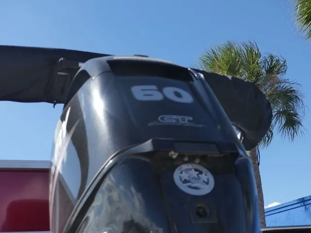 Slide: The Image of Sun Tracker Party Barge 18 DLX 2026 - 10