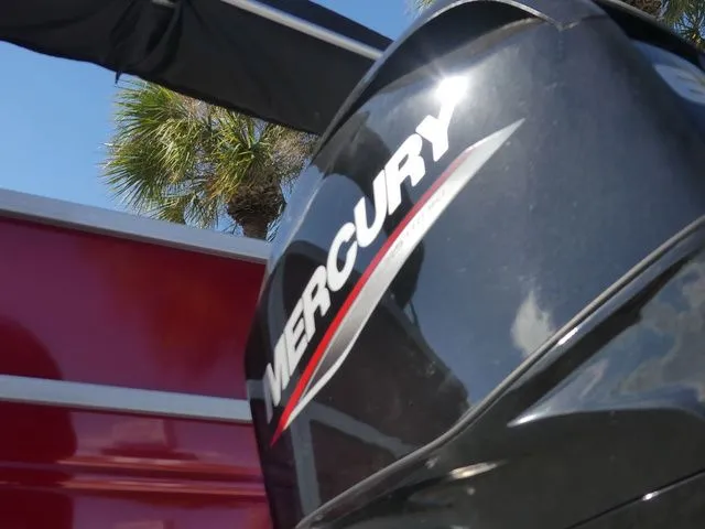 Slide: The Image of Sun Tracker Party Barge 18 DLX 2026 - 11