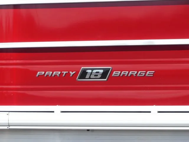 Slide: The Image of Sun Tracker Party Barge 18 DLX 2026 - 9