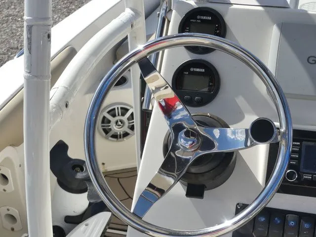 Slide: The Image of Stingray 186 CC 2018 - 19