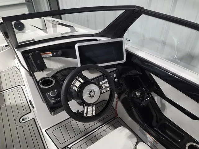 Slide: The Image of Yamaha 222SD 2026 - 19