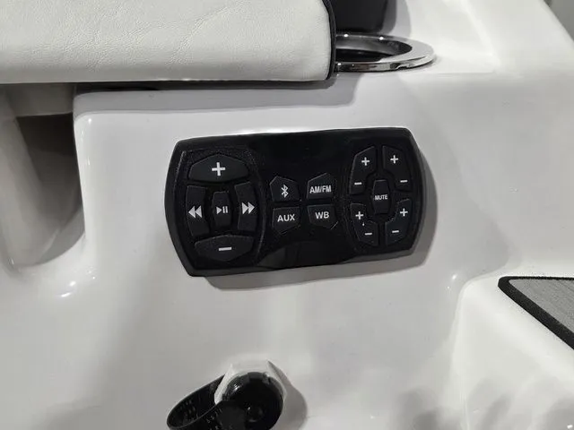 Slide: The Image of Yamaha 222SD 2026 - 4