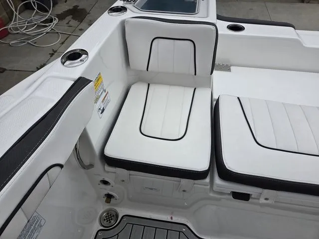 Slide: The Image of Yamaha 255 FSH Sport E 2026 - 15